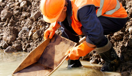 Названы самые опасные для здоровья профессии в России