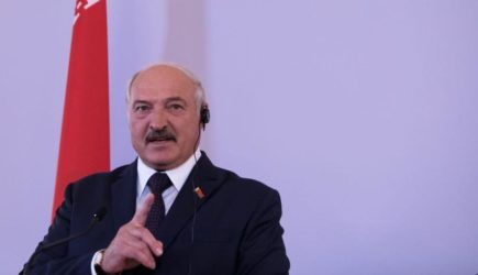 «Пушечное мясо»: Лукашенко призвал белорусов не высовываться на улицы