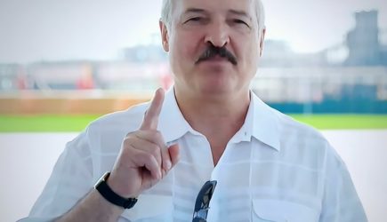 «Даже мёртвый — не отдам»: Финальный жест Лукашенко ошеломил толпу. Таким Батьку ещё не видели