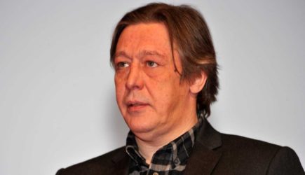 «Крыла матом»: любовница водителя прилюдно набросилась на Ефремова