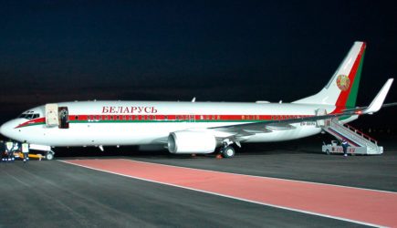 Самолет Лукашенко полетел к границе с Россией и на полпути развернулся обратно