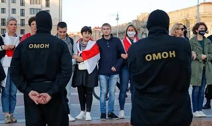 Посольство Швеции в&nbsp;Минске окружил ОМОН