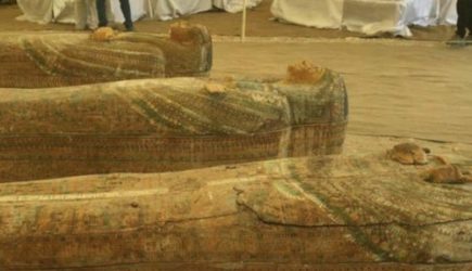 Держитесь! Археологи откопали гору мумий возрастом 2700 лет