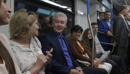 Возмущённые пенсионеры штурмуют метро: «Собянин отнимает у меня часть пенсии»