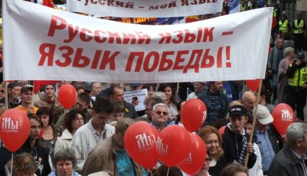 «На самом деле вы покупаете себе билет в ад»: Иностранцы рассказали о курьёзах с изучением русского