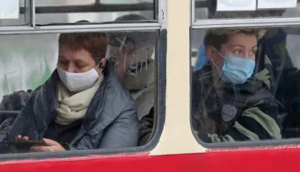 Мэр&nbsp;разрешил выкидывать из&nbsp;транспорта пассажиров без&nbsp;масок