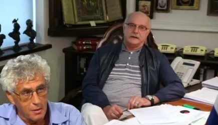 &laquo;Сильно мордой об&nbsp;стол&raquo;: Гозман ответил Михалкову