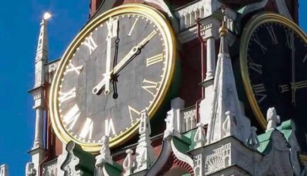 В Кремле отключили куранты на Спасской башне