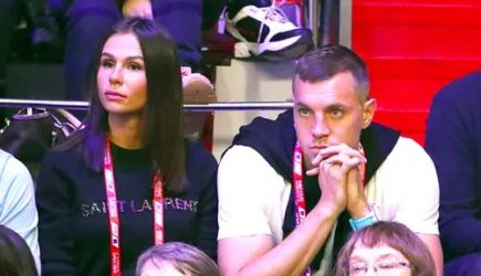 Друзья Дзюбы опровергли слухи о его разводе с женой