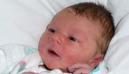 Впервые в мире младенец заговорил сразу после рождения
