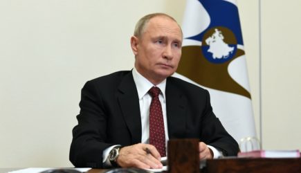 Путин дал правительству неделю на прекращение роста цен