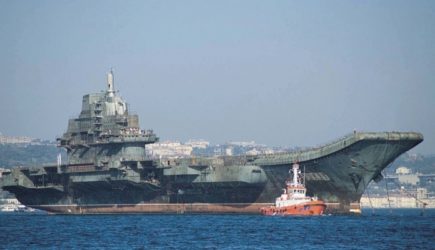 Военные КНР едва сдержали слезы при получении украинского крейсера «Варяг»