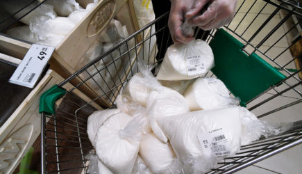 Россиян предупредили о дефиците сахара