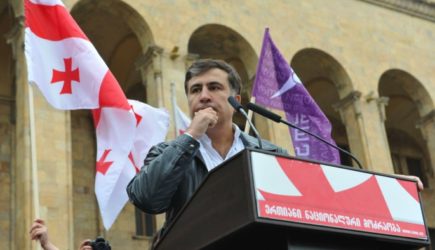 Саакашвили предупредил Украину о потере территорий после блокировки оппозиционных каналов