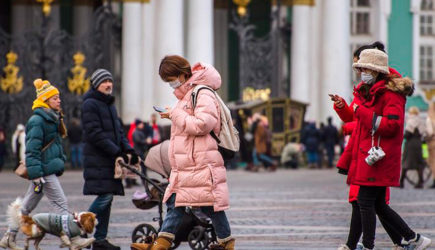 Китайскую туристку поразили выражения лиц русских во время поездки в Россию