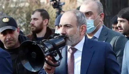 Пашинян предложил протестующим застрелить его