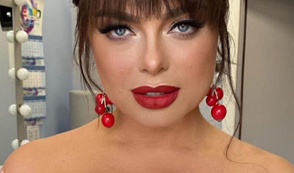 Королева снова выходит замуж: ахнете, увидев, кто он