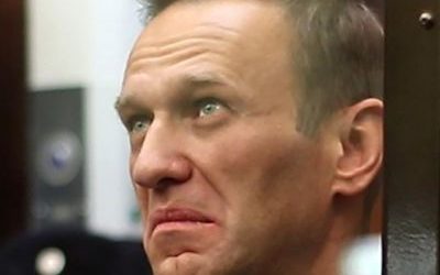 Отвернулась даже жена