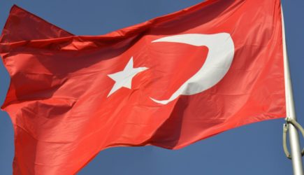 Евросоюз призвал Турцию отказаться от выхода из конвенции по защите женщин