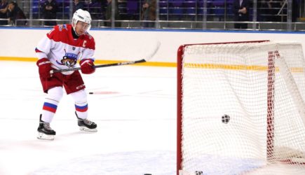 Команда Путина обыграла соперников в матче Ночной хоккейной лиги