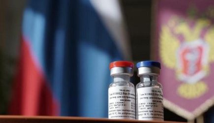 Кому нельзя прививаться Спутником и КовиВаком