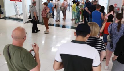 Оценено отношение россиян к обязательной вакцинации