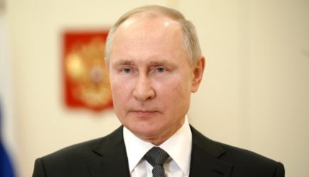 Путин анонсировал написание аналитической статьи о русском народе