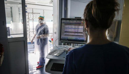 Это необъяснимо: Названа болезнь, защищающая от коронавируса