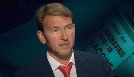 Доктор наук пошёл против всех из-за обязательной вакцинации: «Они не остановятся!»