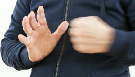 «Ад какой!»: Дети избивали мальчика «за то, что тот русский». Тренер смолчала