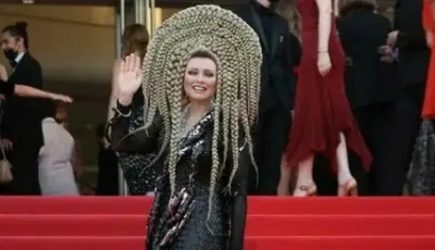 &laquo;Посмешище!&raquo;: Лену Ленину попросили не&nbsp;позорить Россию в&nbsp;Каннах