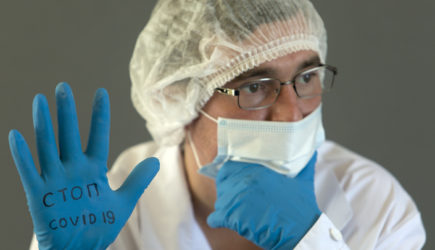 Почему привитые попадают в больницу с COVID: «Правду никто не скажет»