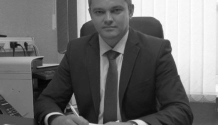 Умер избитый неизвестными на турбазе министр российского региона