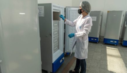 Ссылка в тайгу и &laquo;безмозглые бараны&raquo;: агитация за прививки пошла по жесткому пути