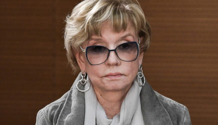 Вера Алентова узнала о смерти мужа в больничных стенах