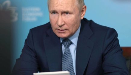 Путин предложил увеличить туристический кэшбек для Дальнего востока