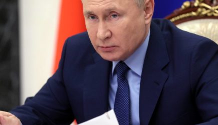 Путин ударил кулаком по столу во время обсуждения катастрофы в «Листвяжной»