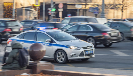 Уроженцы Дагестана толпой напали на охрану. Причину стычки раскрыли в ТЦ