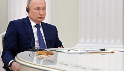 Путин заявил о готовности предоставить Порошенко политическое убежище в России