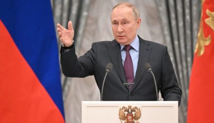 Путин назвал вынужденной мерой операцию в Донбассе