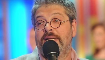 Ведущий шоу &laquo;Сто к одному&raquo; сделал громкое заявление и уволился