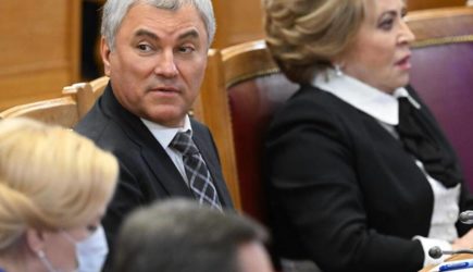 Володин предрек Украине долговую яму