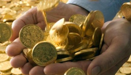 5 знаков зодиака, к рукам которых деньги липнут сами