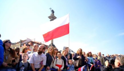 Российского посла облили в Польше краской &#8212; видео