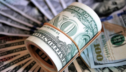 Цены на бензин в США установили исторический максимум