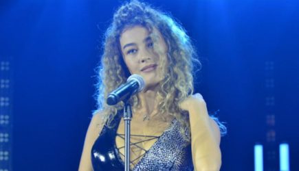Экс-солистка «ВИА Гры» решила избавиться от паспорта РФ