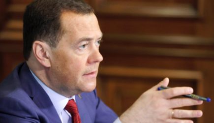 Медведев предупредил о&nbsp;&laquo;полноценной войне&raquo; из-за угроз Крыму