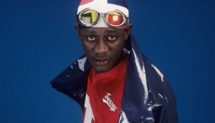 Дорогие похороны: тело жившего скромно Нарцисса отправляют на родину при помощи Кравец