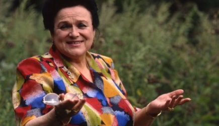 «Спустила в унитаз»: всплыла правда о таинственно пропавших бриллиантах Зыкиной