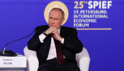 Путин описал угрозу потери суверенитета словами &laquo;будут только пенька и седла&raquo;